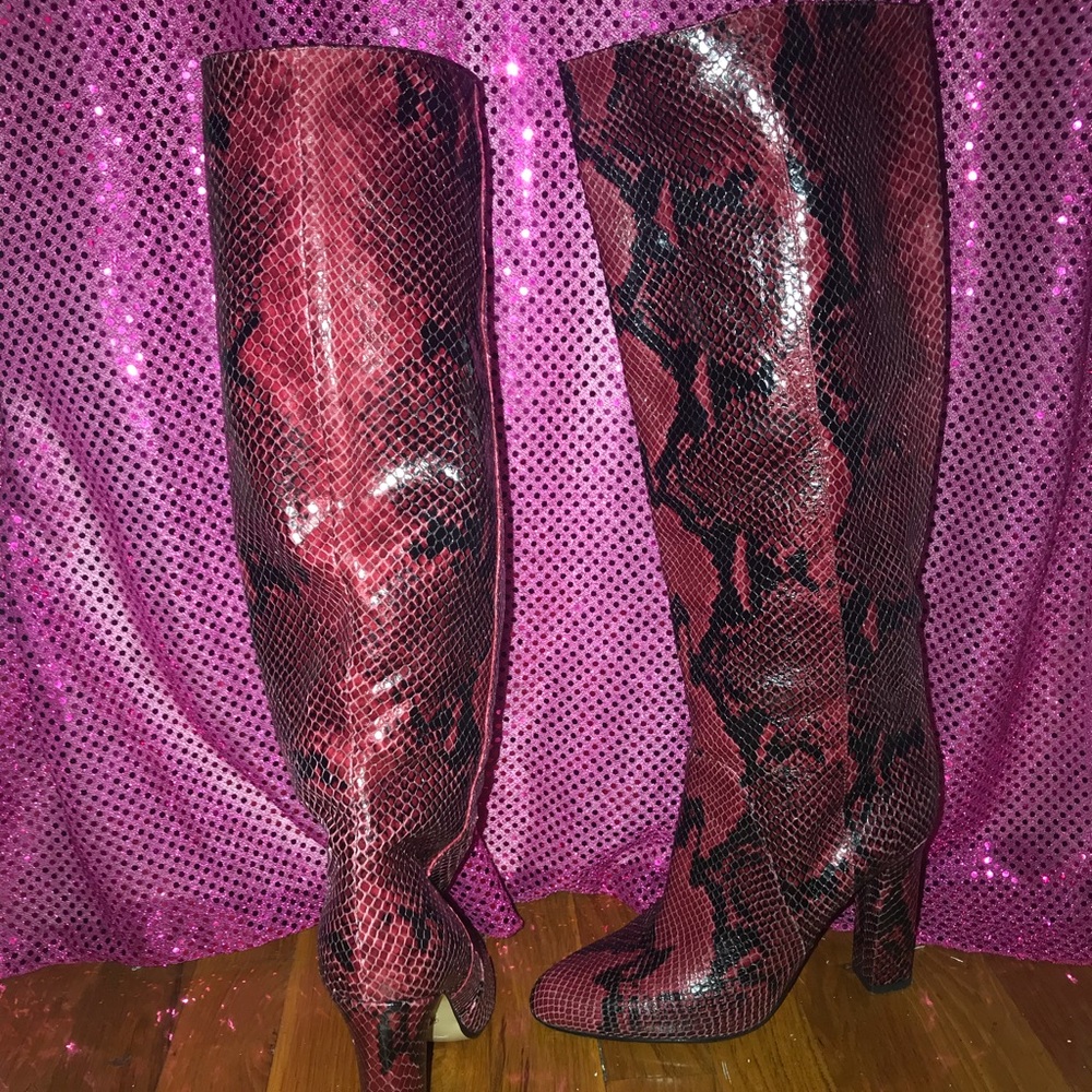 DIANE VON FURSTENBERG  RED BLACK Snakeskin boots